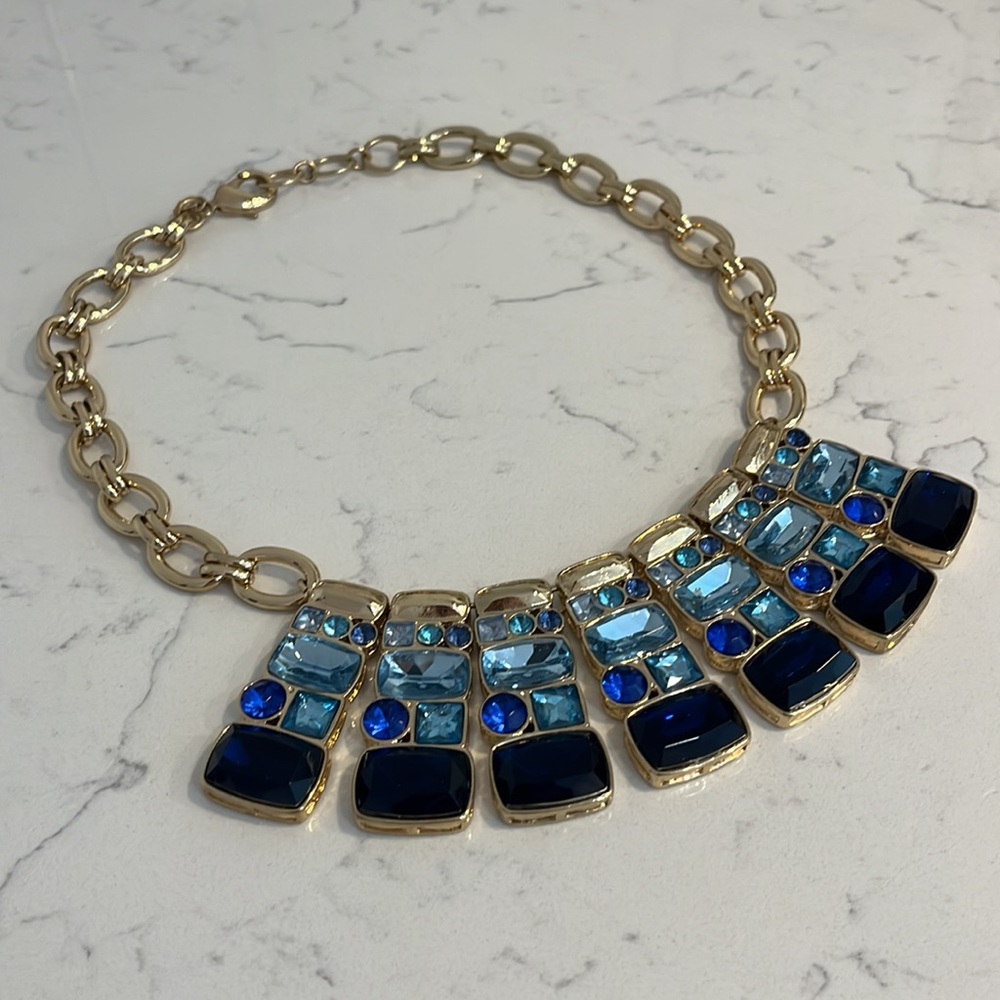 BANANA REPUBLIC STATEMENT NECKLACE 18”